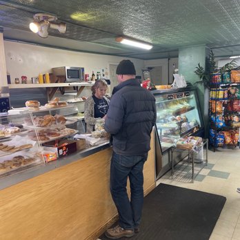 Delaware Deli - customers at the counter of a deli - Delis Near Me - Kingston, New York