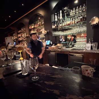 CW's Gin Joint - Cocktail Bars Near Me - Tampa, Florida