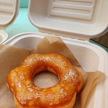 AlimamaTea - creme brulee mochi donut *chef's kiss* - Desserts Near Me - New York, New York