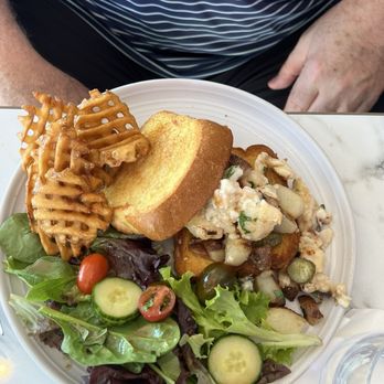 Lavender Cafe & Bistro - Lavender lobster roll - Cafes Near Me - Naples, Florida Lavender Cafe & Bistro - Lavender lobster roll - Cafes Near Me - Naples, Florida