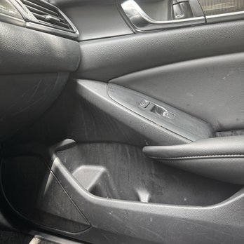 Expert Car Wash - I was offered the executive wash to wipe the inside.... It looks like nothing was wiped. - Car Wash Near Me - Los Angeles, California