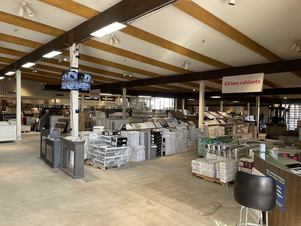 COLUMBUS LIQUIDATION CENTER Updated October 2024 12 Photos 4141