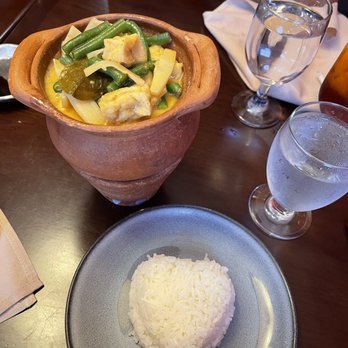 Thai Sushi Aroy Dee - Red curry with white rice - Thai Near Me - Glens Falls, New York Thai Sushi Aroy Dee - Red curry with white rice - Thai Near Me - Glens Falls, New York