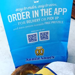Auntie Anne 's Pretzels Auntie Anne 's Pretzels