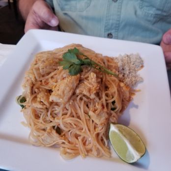 Cafe de Pho-Thai - chicken pad thai - Vietnamese Near Me - Estes Park, Colorado Cafe de Pho-Thai - chicken pad thai - Vietnamese Near Me - Estes Park, Colorado