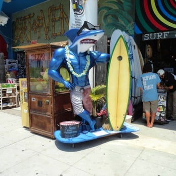 Venice Beach Boardwalk - Beaches Near Me - Venice, California
