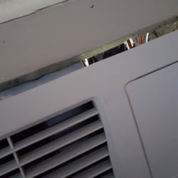 Avi Hotel Largo - Second window. The picture doesn't glorify this luxury.