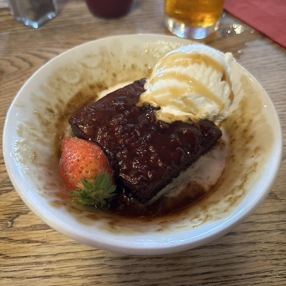 The Portcullis - Sticky Toffee Pudding - Hotels Near Me - Stirling, STG The Portcullis - Sticky Toffee Pudding - Hotels Near Me - Stirling, STG