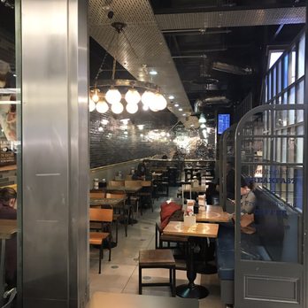 Prime Burger - Dining area - Burgers Near Me - London, XGL Prime Burger - Dining area - Burgers Near Me - London, XGL