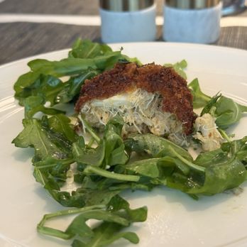 United Polaris Lounge - Crab cakes - Airport Lounges Near Me United Polaris Lounge - Crab cakes - Airport Lounges Near Me