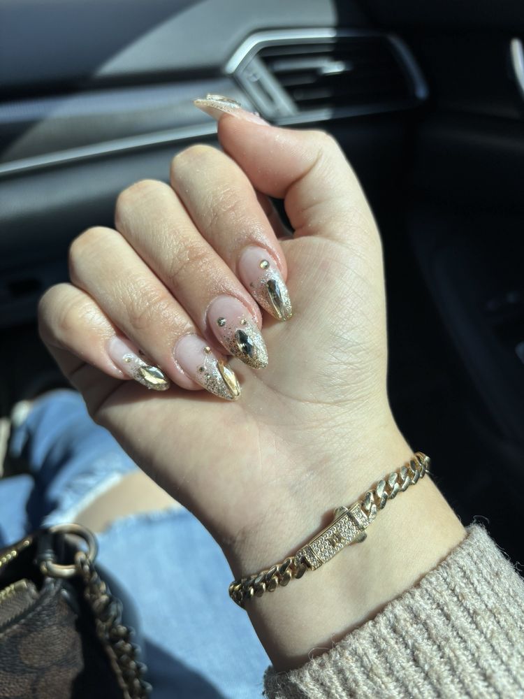 Nail Designs Logo