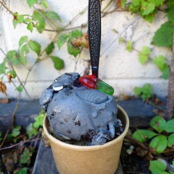 BomboBar - 07/07/18 BomboBar: Coffee & Caramel Crisp / Charcoal Oreo Gelato - Desserts Near Me - Chicago, Illinois