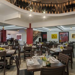 EL Carmen Delicatessen & Bistro