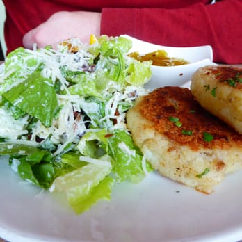 Salt Shaker Deli - Crab cakes - Pizza Near Me - Lunenburg, Nova Scotia Salt Shaker Deli - Crab cakes - Pizza Near Me - Lunenburg, Nova Scotia