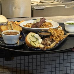 La Roux Bistro