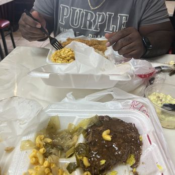 Big Daddy's Kitchen - Soul Food Near Me - Atlanta, Georgia