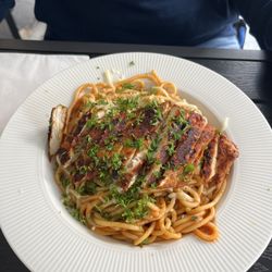 Glacier Restaurant Bar Cafe - Spaghetti with grilled chicken