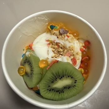 Yogurtland - Yummy - Ice Cream & Frozen Yogurt Near Me - Los Angeles, California Yogurtland - Yummy - Ice Cream & Frozen Yogurt Near Me - Los Angeles, California