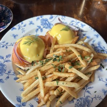 Little Hen - Salmon Benedict - Breakfast & Brunch Near Me - New York, New York Little Hen - Salmon Benedict - Breakfast & Brunch Near Me - New York, New York