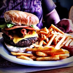 Farmer's Family Diner - Hamburger Platter