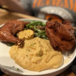Cafe 4 - Roasted potatoes with green beans and mashed potatoes