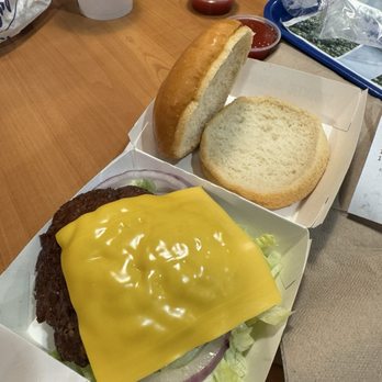 Culver's - Single with gluten free bun served on side - Ice Cream & Frozen Yogurt Near Me - Meridian, Idaho