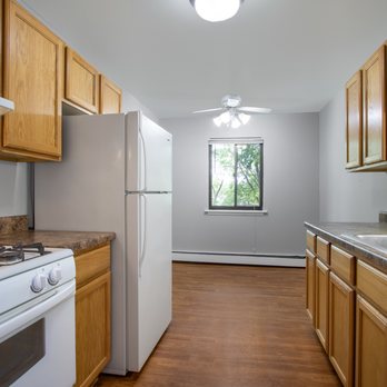 Emerald Pointe Apartments - Apartments Near Me - Vernon Hills, Illinois Emerald Pointe Apartments - Apartments Near Me - Vernon Hills, Illinois