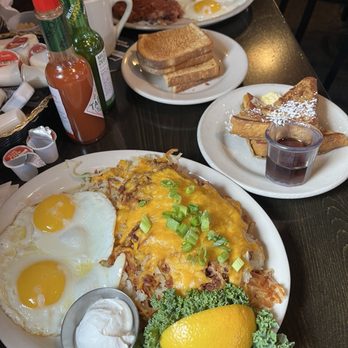 Jay Berry's Cafe - Stuffed Hash Browns & French toast - Breakfast & Brunch Near Me - Renton, Washington