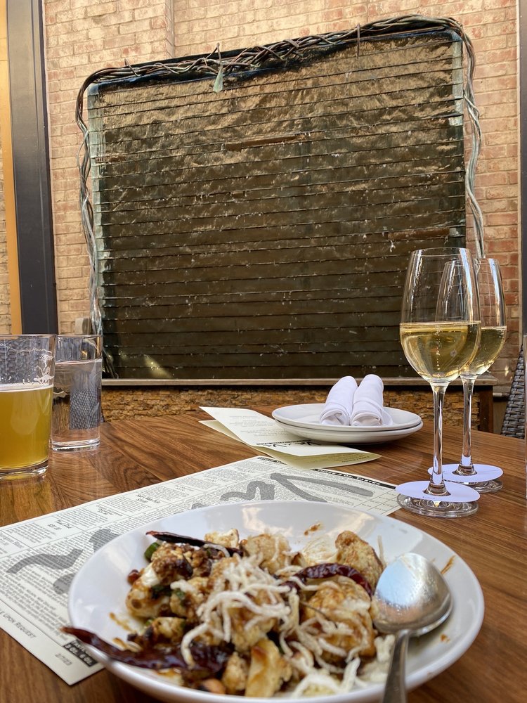 Va de Vi Bistro & Wine Bar