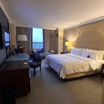 Renaissance Columbus Downtown Hotel - Room - Hotels Near Me - Columbus, Ohio Renaissance Columbus Downtown Hotel - Room - Hotels Near Me - Columbus, Ohio