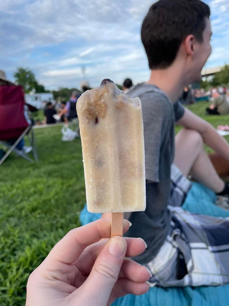 Rasta Pops Logo