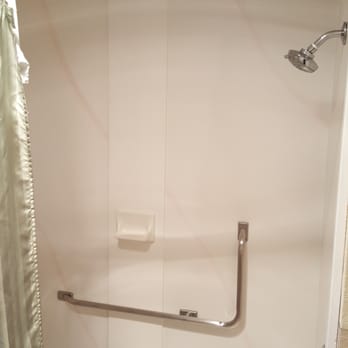Dow Villa Motel - Bath/Shower - Hotels Near Me - Lone Pine, California