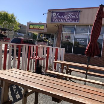 American Burger - Outside seating - Burgers Near Me - Monterey, California American Burger - Outside seating - Burgers Near Me - Monterey, California