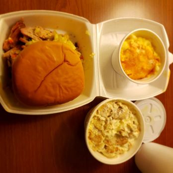 SAW's BBQ - Pulled pork sandwich, mac & cheese, and banana pudding! - Barbeque Near Me - Homewood, Alabama