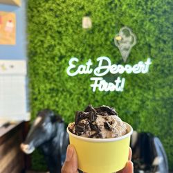 Cookie Monster w/ Oreo topping