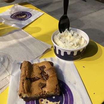 Insomnia Cookies - Bakeries Near Me - Claremont, California Insomnia Cookies - Bakeries Near Me - Claremont, California