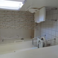 Oak Tree Ranch - Private bath with largest bedroom