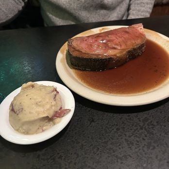 The Mill Street Grill - Prime Rib with mashed potatoes - American Near Me - Staunton, Virginia