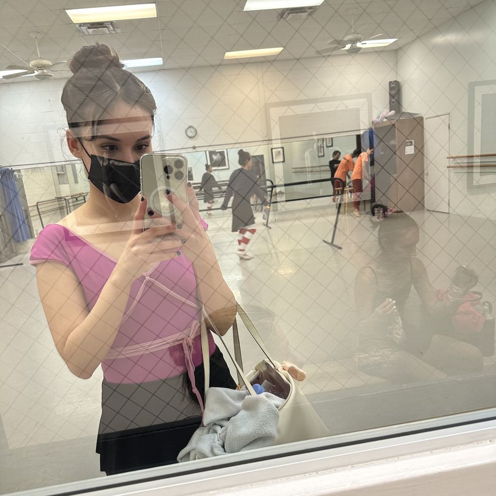 Priscilla's Dance & Theatre Shoppe Logo