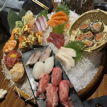 Zaku Izakaya - Sushi party boat - Izakaya Near Me - Boston, Massachusetts