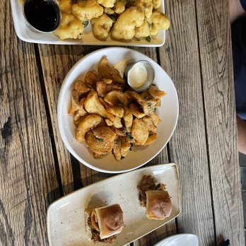 Happiest Hour - Apps: cauliflower, fries, and sliders - Cocktail Bars Near Me - Dallas, Texas Happiest Hour - Apps: cauliflower, fries, and sliders - Cocktail Bars Near Me - Dallas, Texas