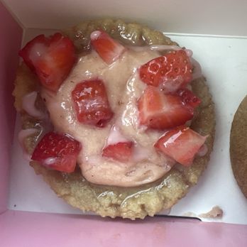 Crumbl - McKinney - Watery, mushy and looks like the chilled cookie has been sitting out for a while - Bakeries Near Me - McKinney, Texas