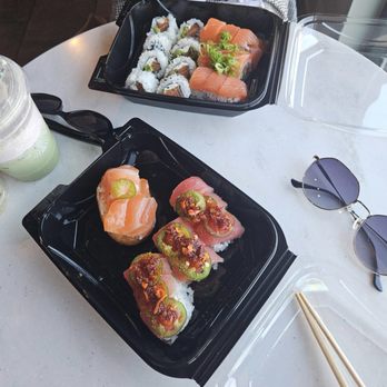 WYNN Sushi Box - X991 X911 Roll, Philadelphia Roll, Double Salmon Roll - Sushi Bars Near Me - Sacramento, California