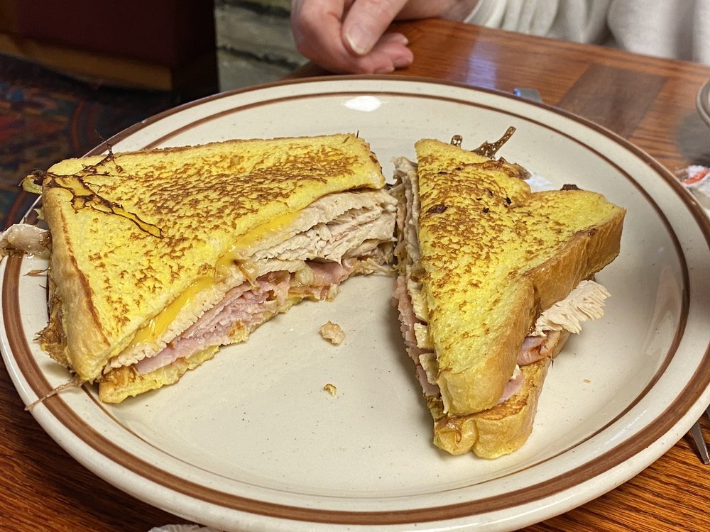 COUNTRY CLUB FAMILY RESTAURANT Updated August 2024 38 Photos & 31