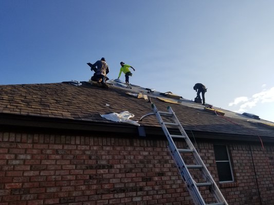 Frazier Roofs and Gutters Logo