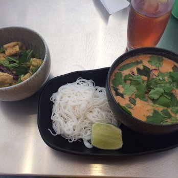 Funky Elephant - Crispy Hodo Tofu (nice and crispy), the vermicelli noodles with Red Curry, and mango iced tea. Vegan! - Thai Near Me - Berkeley, California