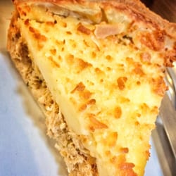 Pink Velvet Bakery - Torta de frango e catupiry.