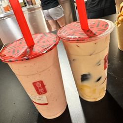 Gong Cha - Strawberry Milk Slush + oolong milk tea