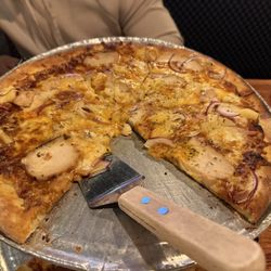 Earth, Wood & Fire - Fallston - Barbecue Chicken Pizza