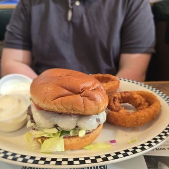 Black Bear Diner Burleson - California burger - Diners Near Me - Burleson, Texas